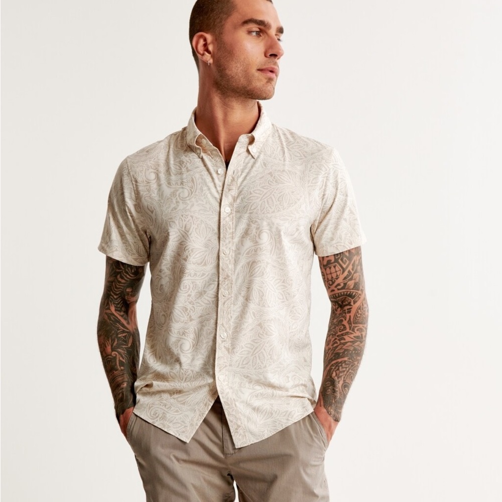 Abercrombie & Fitch Men's Beige Paisley Y2K Button Down Shirt Medium